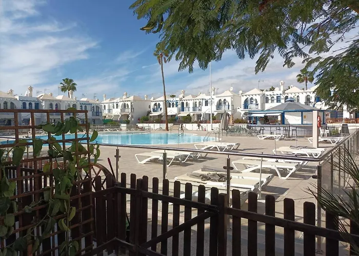 Isla Pool View * 마스팔로마스